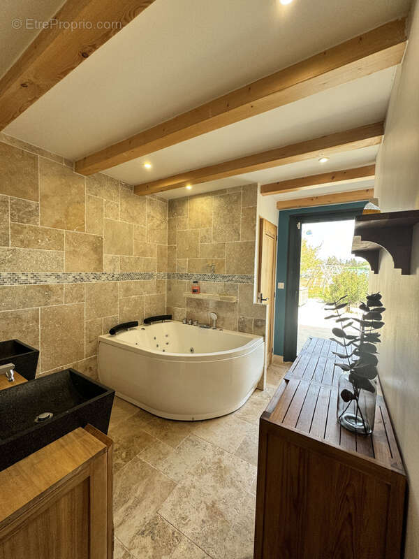 Une propriété avec gîtes, piscines et salle de réception - photo 17