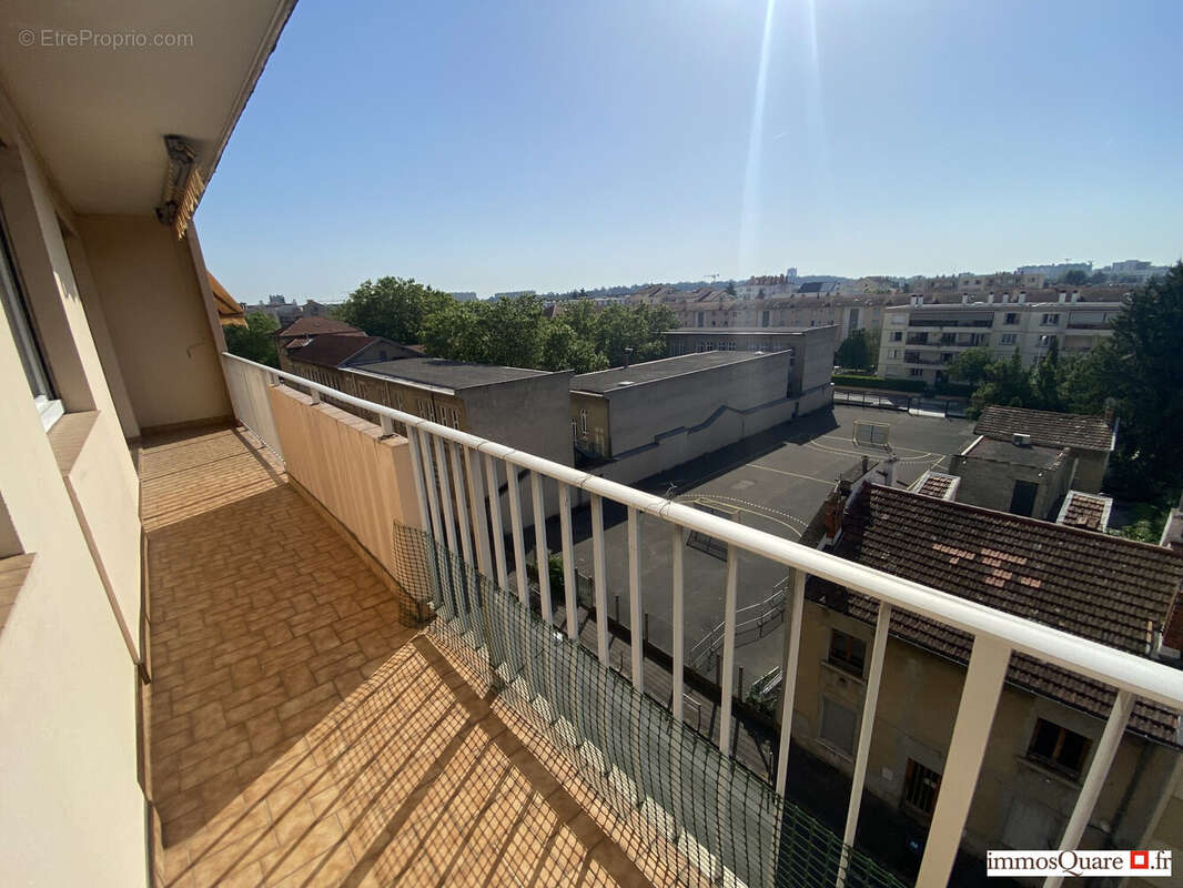 Appartement à LYON-8E