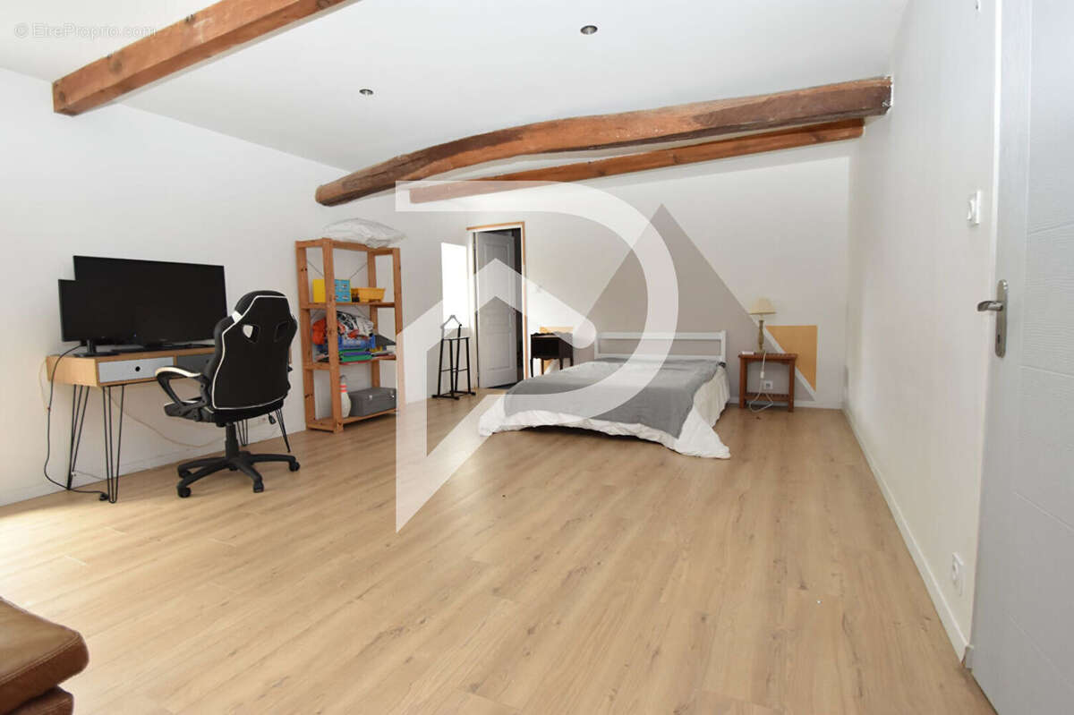 Maison à EUGENIE-LES-BAINS