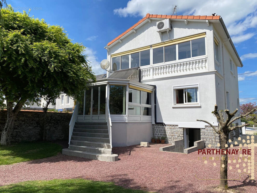 Maison à PARTHENAY