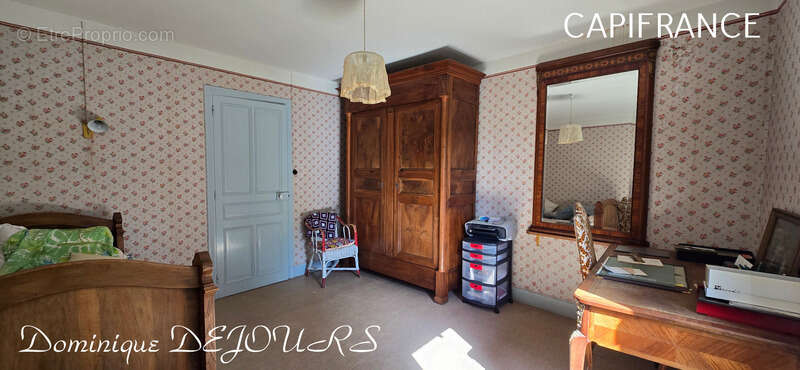 Maison à SAINT-SAUVEUR-DE-MONTAGUT