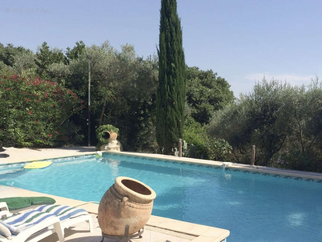 Villa de plain pied avec piscine village tous commerces. - photo 2
