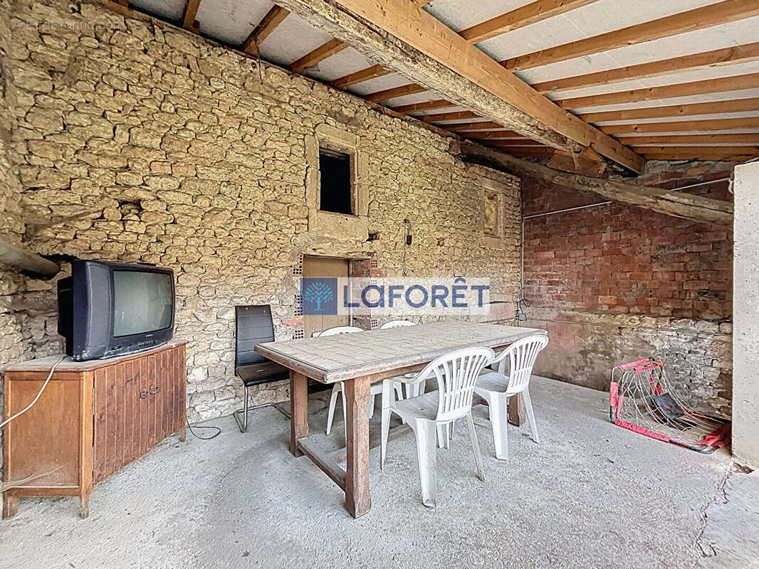 Maison à EFFINCOURT