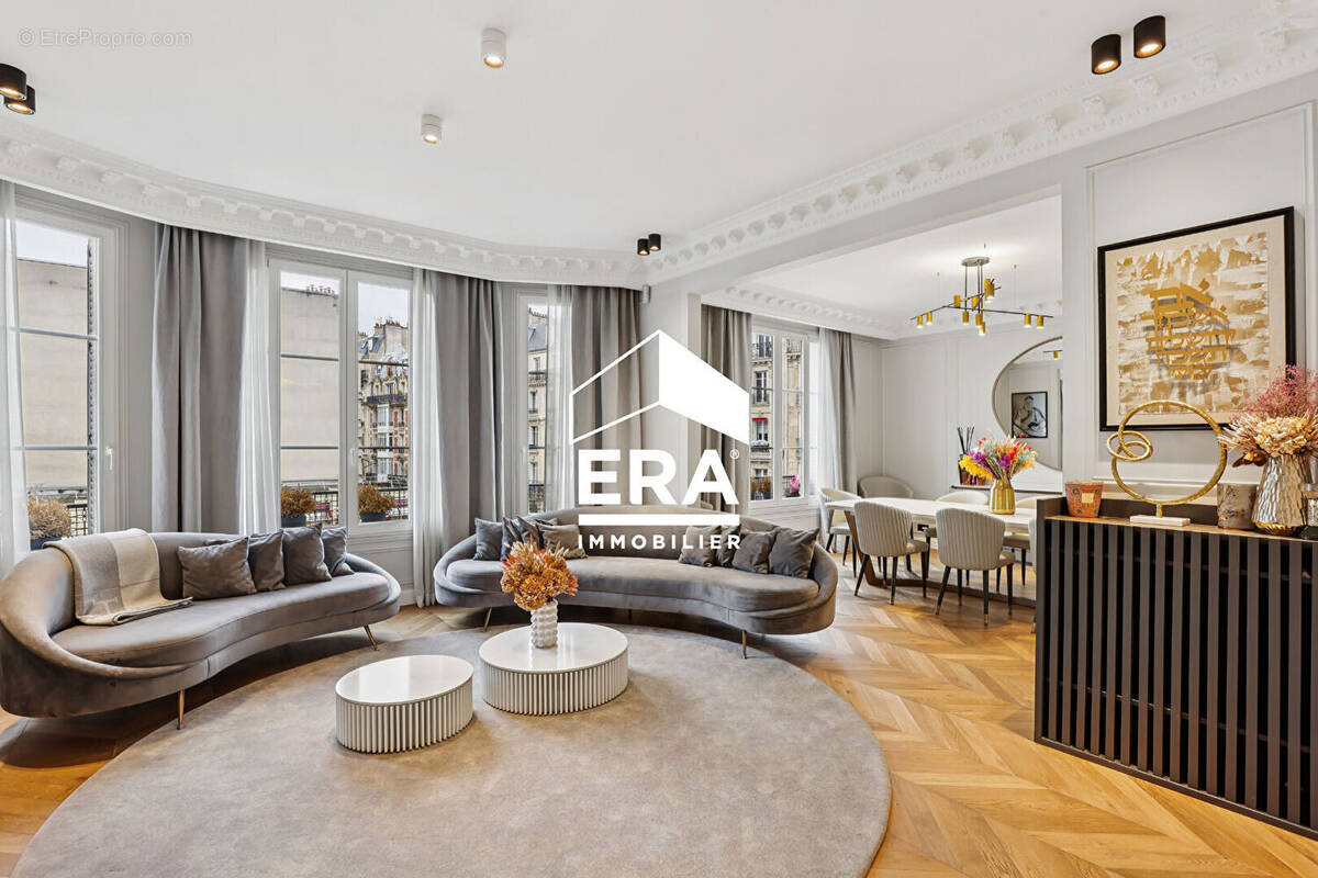 Appartement à PARIS-17E