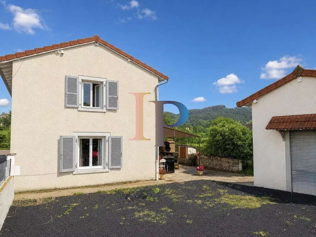 Maison à COUBLANC