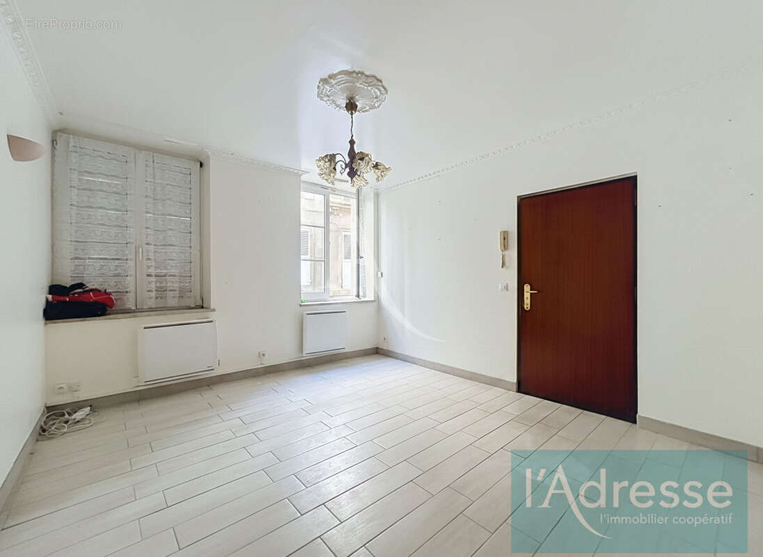 Appartement Metz 1 pièce(s) 30 m2 - kitchenette - accès cour - cave - photo 2