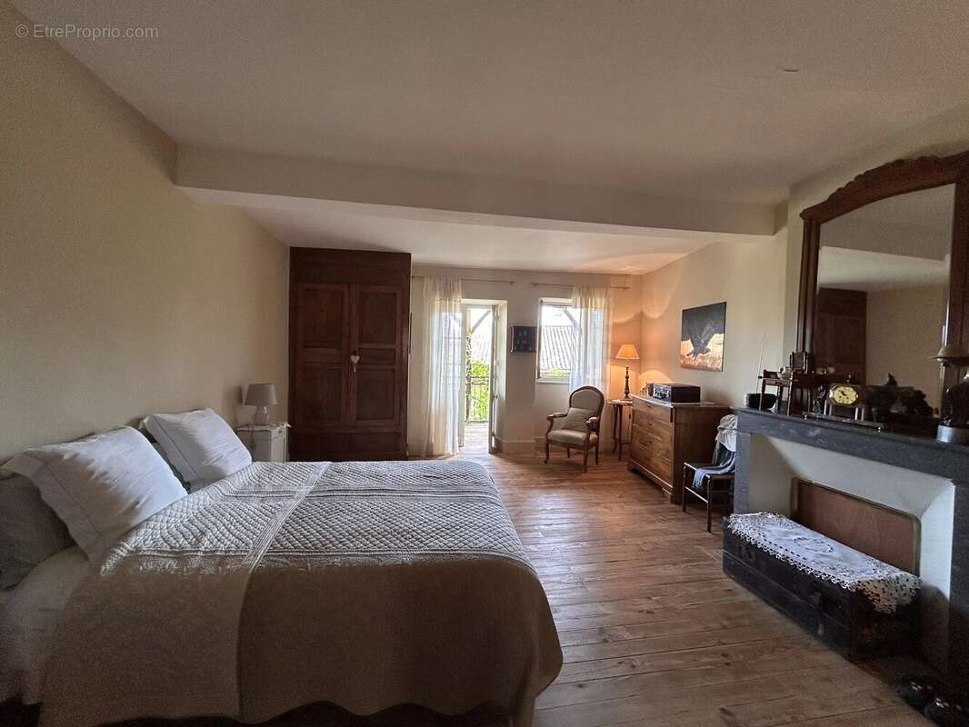 Maison de village T8, garage, grange, piscine sur 3456m² - photo 24