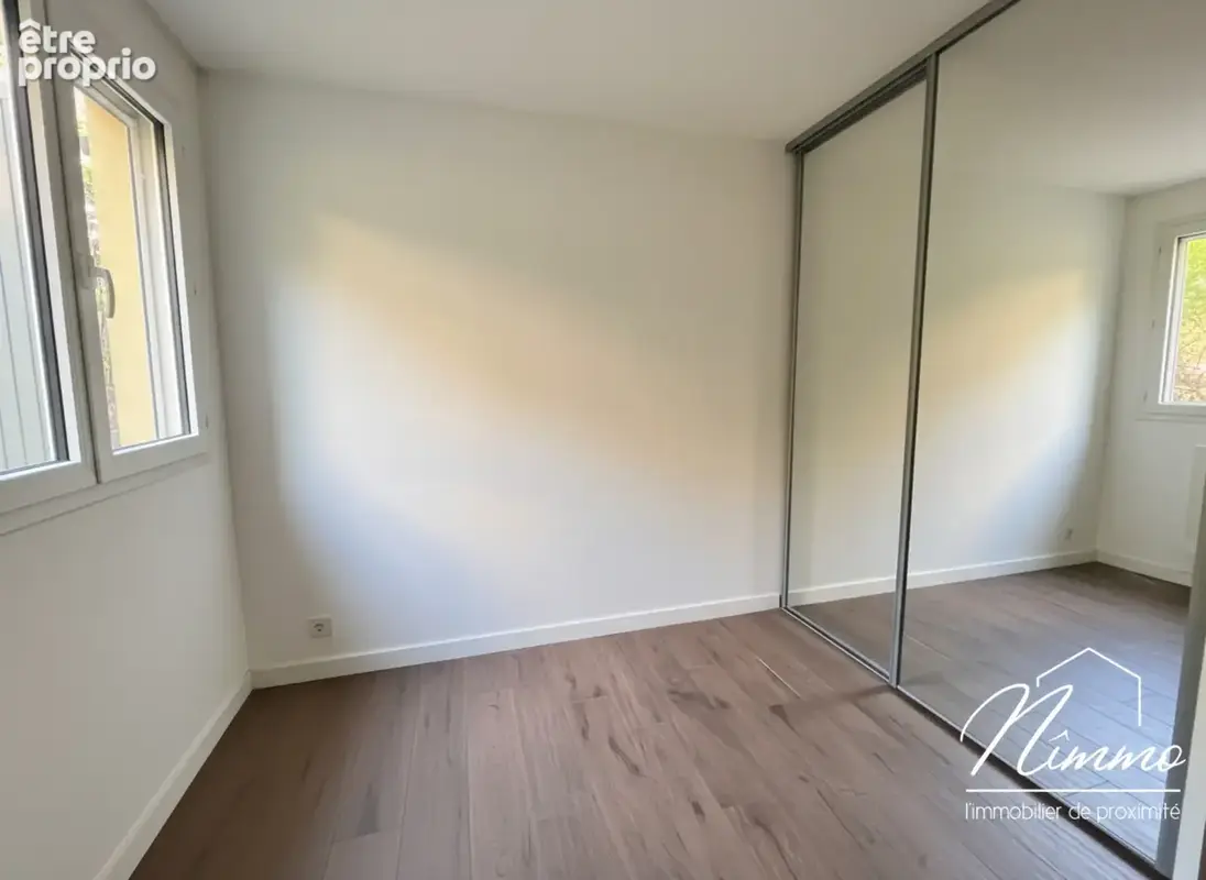 Exclusivité nîmes vacquerolles  appartement t3 en rez-de-jardin parking piscine - photo 6