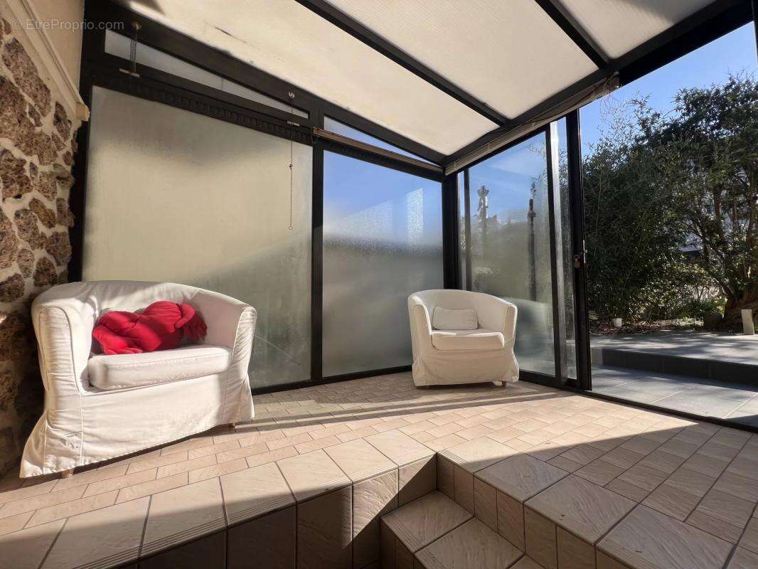 Maison à LES CLAYES-SOUS-BOIS