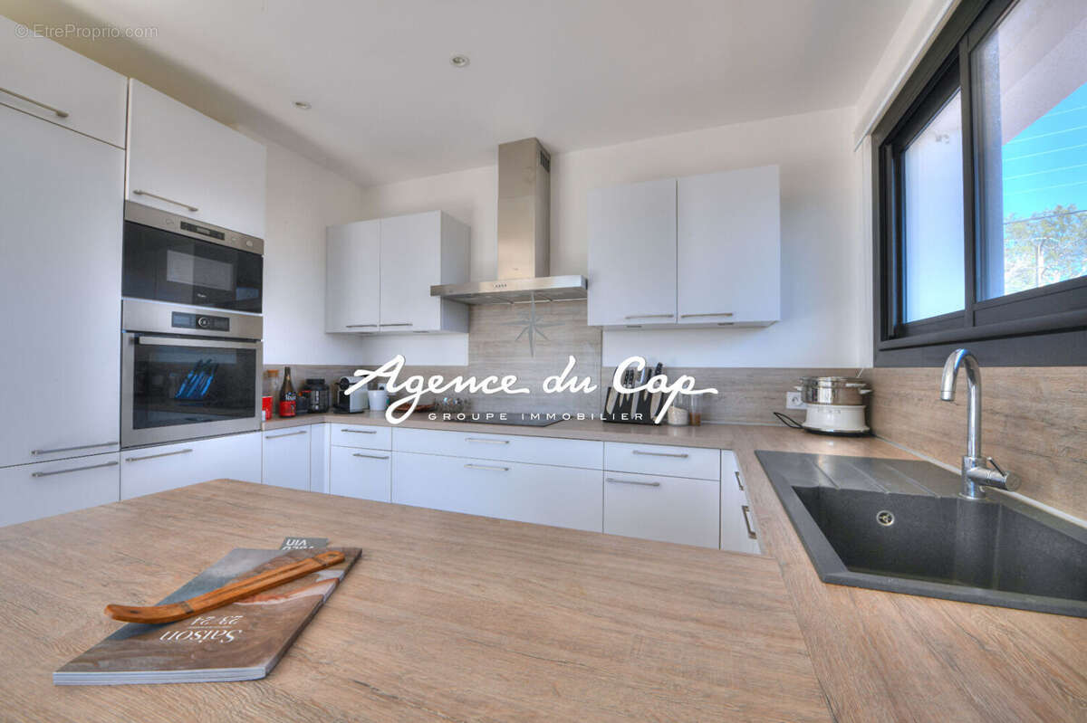 Saint raphael appartement 3 pieces renové en dernier etage avec garage secteur les plaines a saint raphael - photo 10