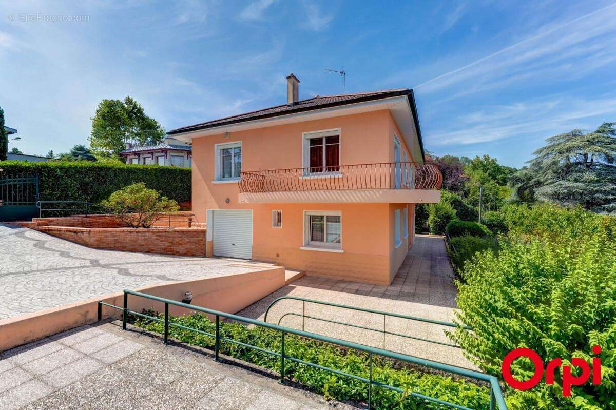 Maison familiale de 158 m² avec une belle vue dégagée - photo 4