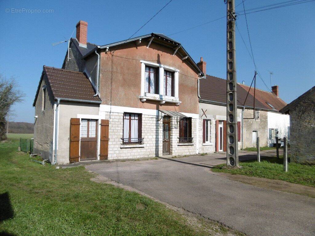 Maison à VARENNES-LES-NARCY