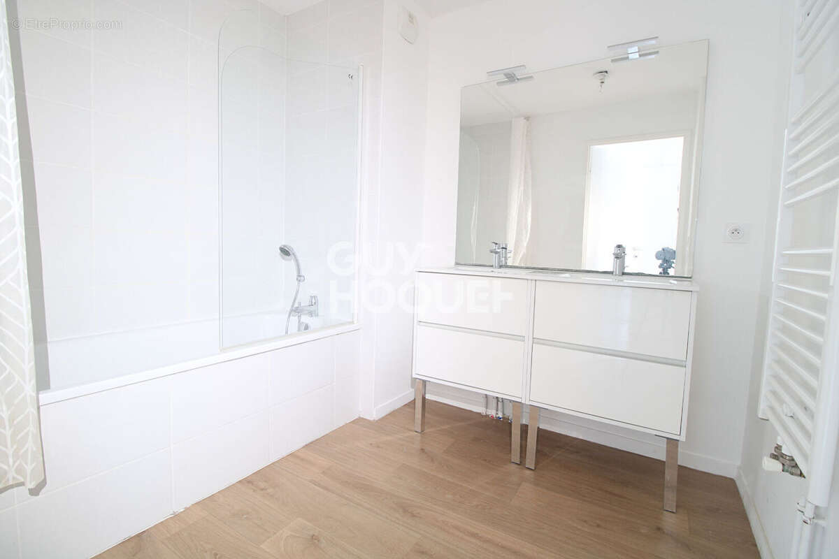 Appartement à BRIE-COMTE-ROBERT