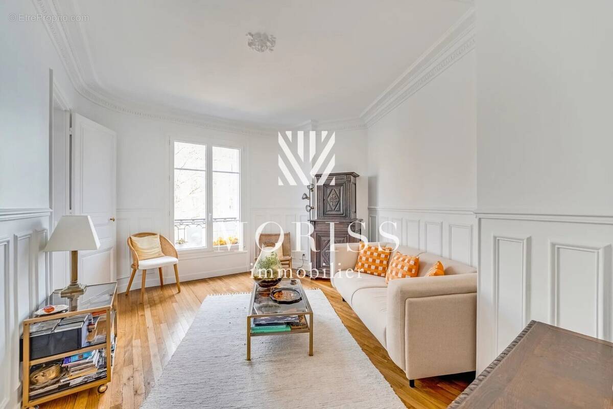 Appartement à PARIS-17E