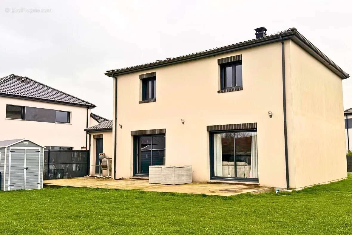 Maison à AUBERCHICOURT