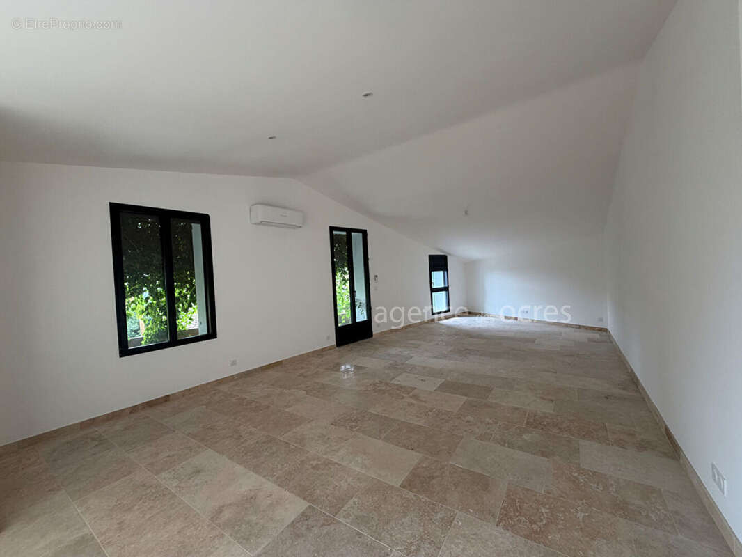Appartement à SAINT-SATURNIN-LES-APT