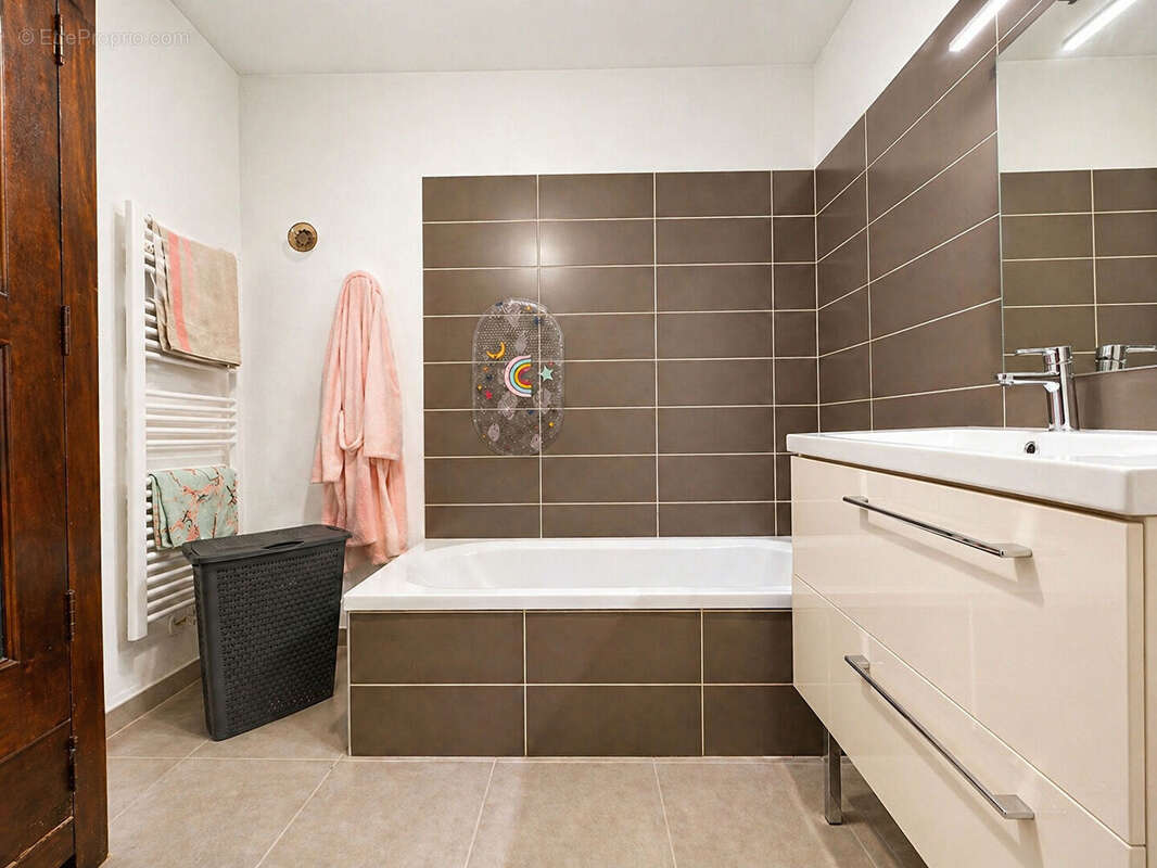 Appartement à L'ILE-ROUSSE