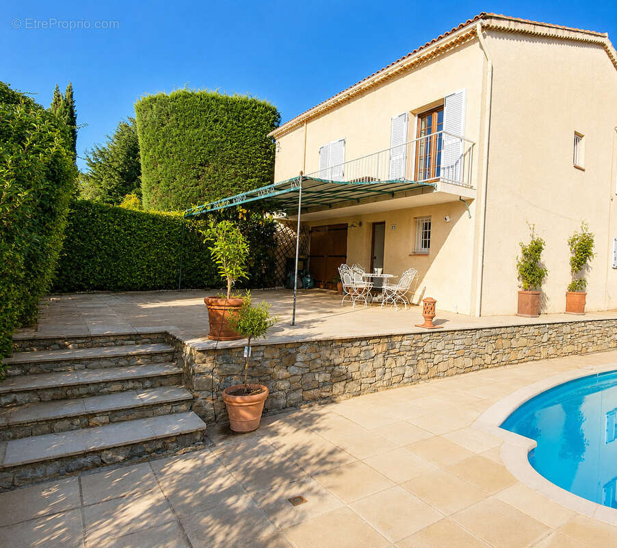 Maison 140 m² à Gassin  - photo 6