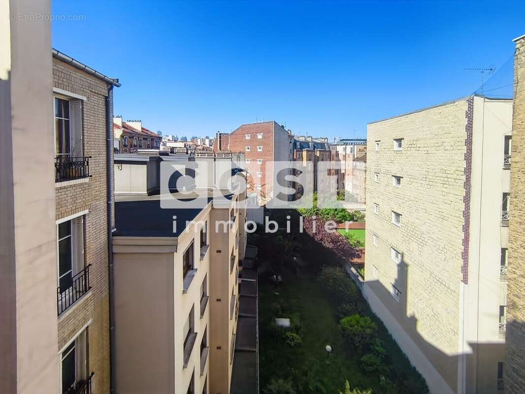 Appartement à COURBEVOIE