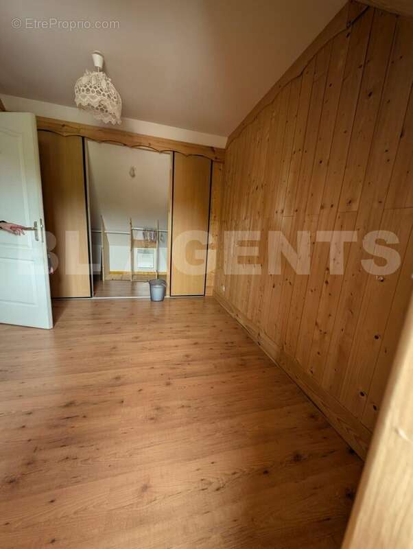 WhatsApp Image 2025-09-30 à 11 - Maison à NEUVILLE-FERRIERES