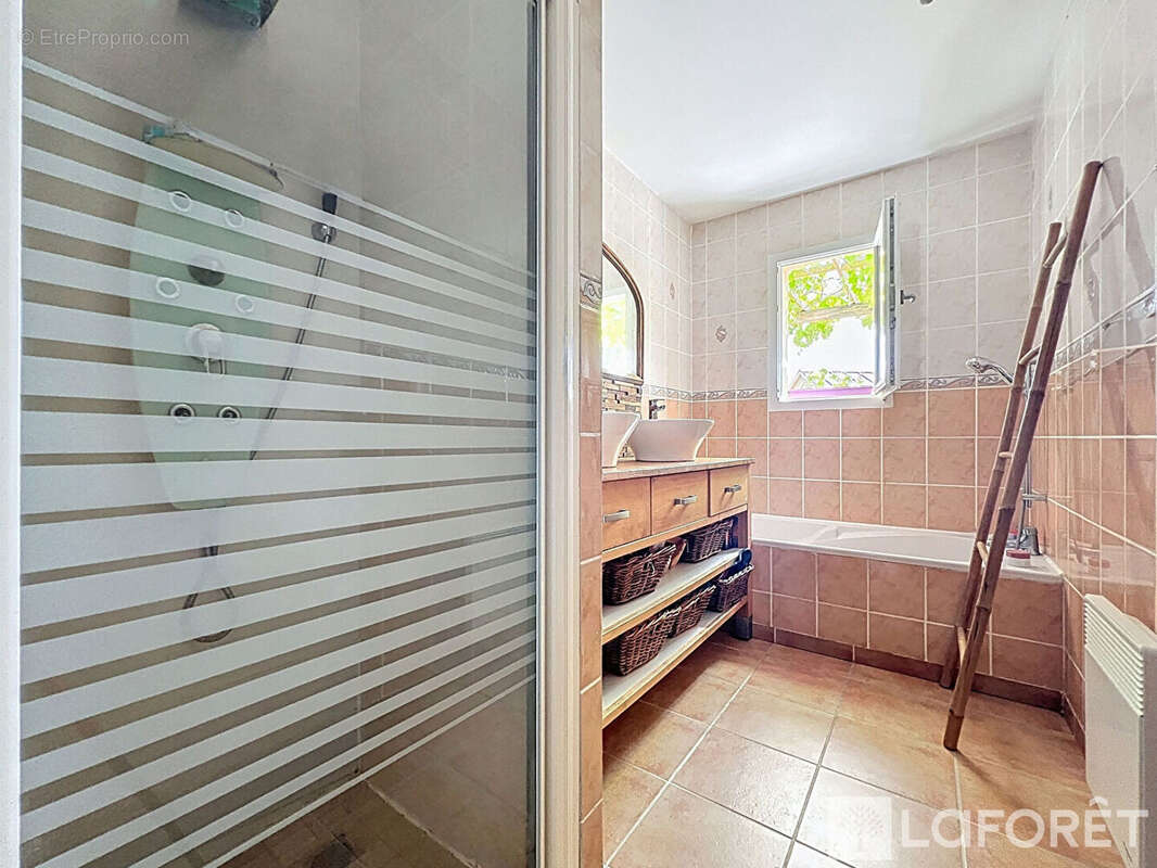 Maison à MONTREVAULT