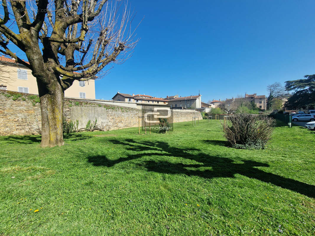 Appartement à COUZON-AU-MONT-D'OR