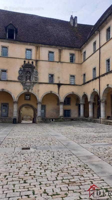 Appartement à POLIGNY