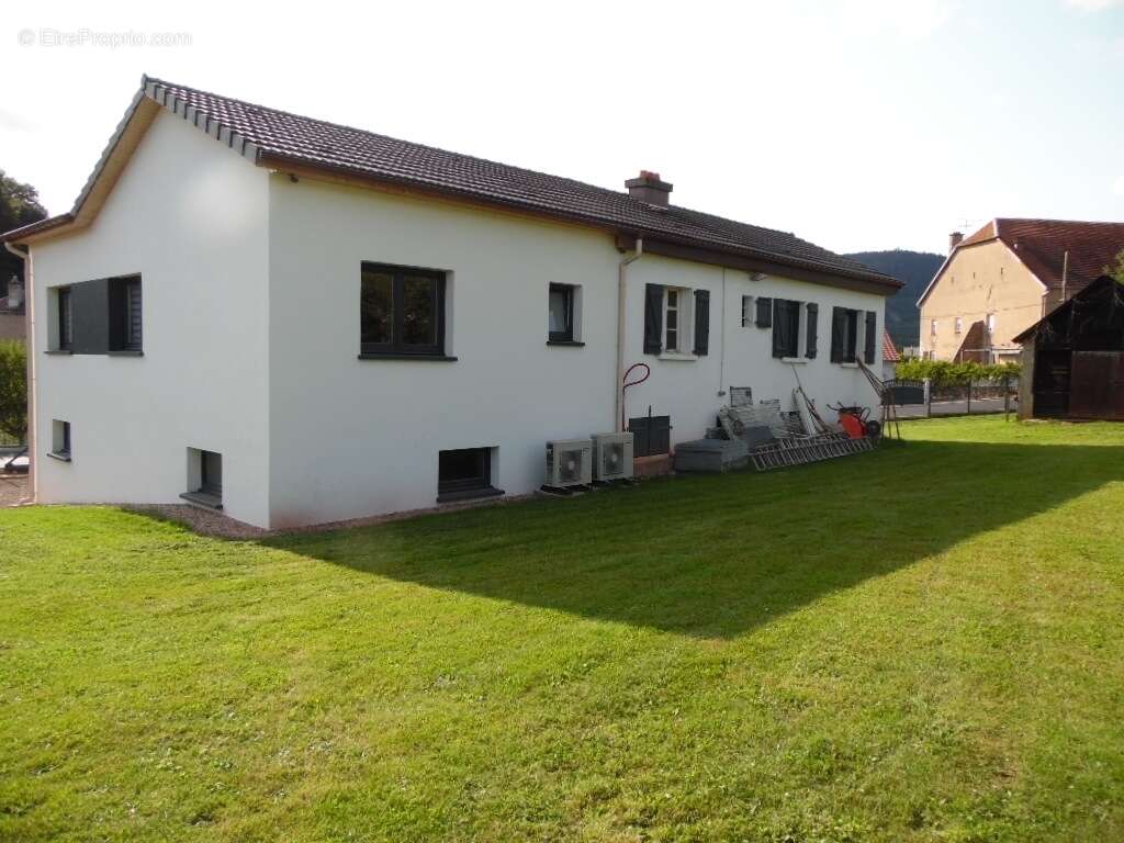 Maison à VIEUX-MOULIN