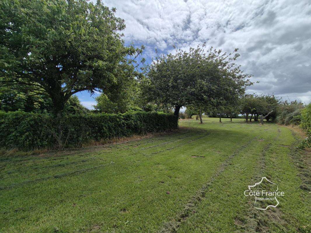 Corps de ferme 1.1 hectares - photo 5