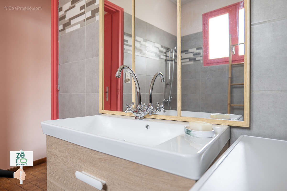 Maison à LES MAGNILS-REIGNIERS