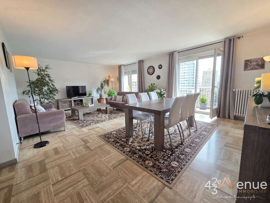Appartement à SAINT-ETIENNE