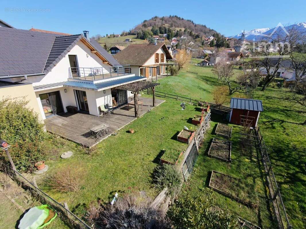 Maison à LA CHAPELLE-BLANCHE