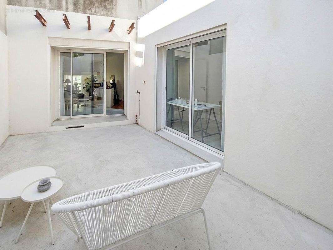 Appartement à MARSEILLE-5E