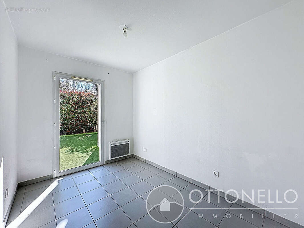 Appartement à ROQUEBRUNE-SUR-ARGENS