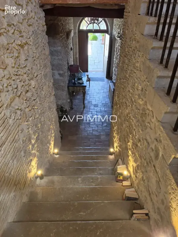 Le castellet   propriété de maître de 420 m2 avec terrain constructible, un bien rare à fort potentiel - photo 5