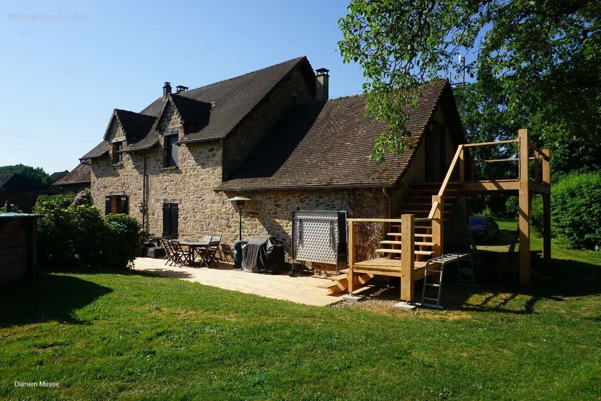 Maison à SAINT-PRIEST-LES-FOUGERES
