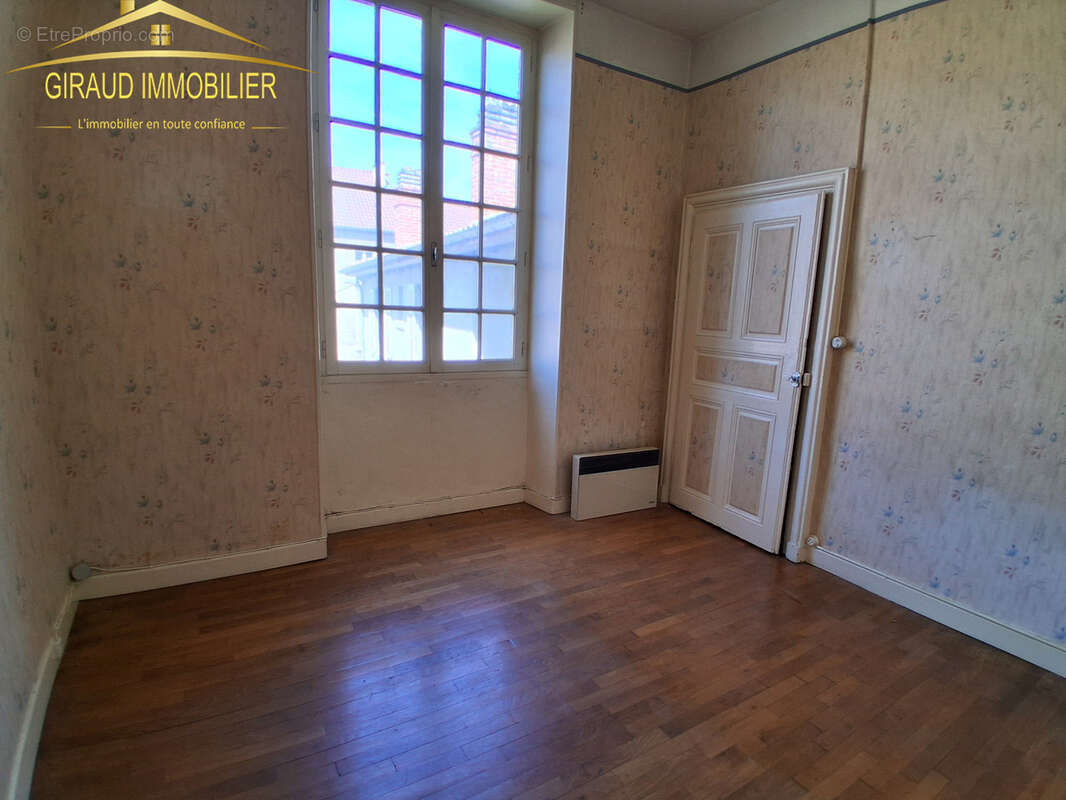 Appartement à CHARLIEU