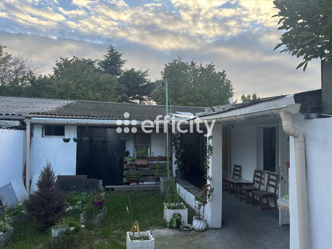 Maison à LE BLANC-MESNIL