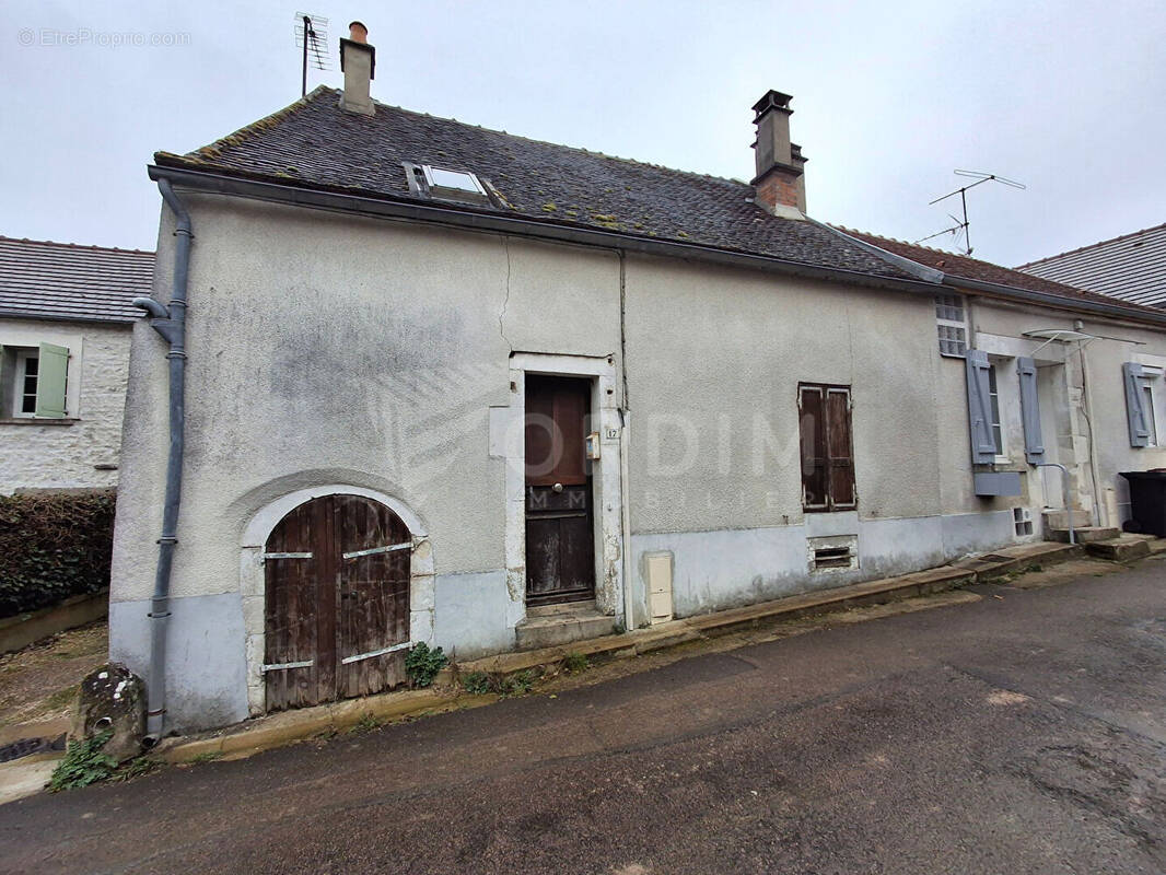 Maison à COURGIS