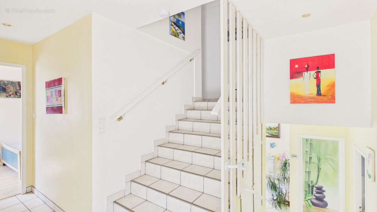 Belle maison de 134m2 avec magnifique vue panoramique. - photo 14