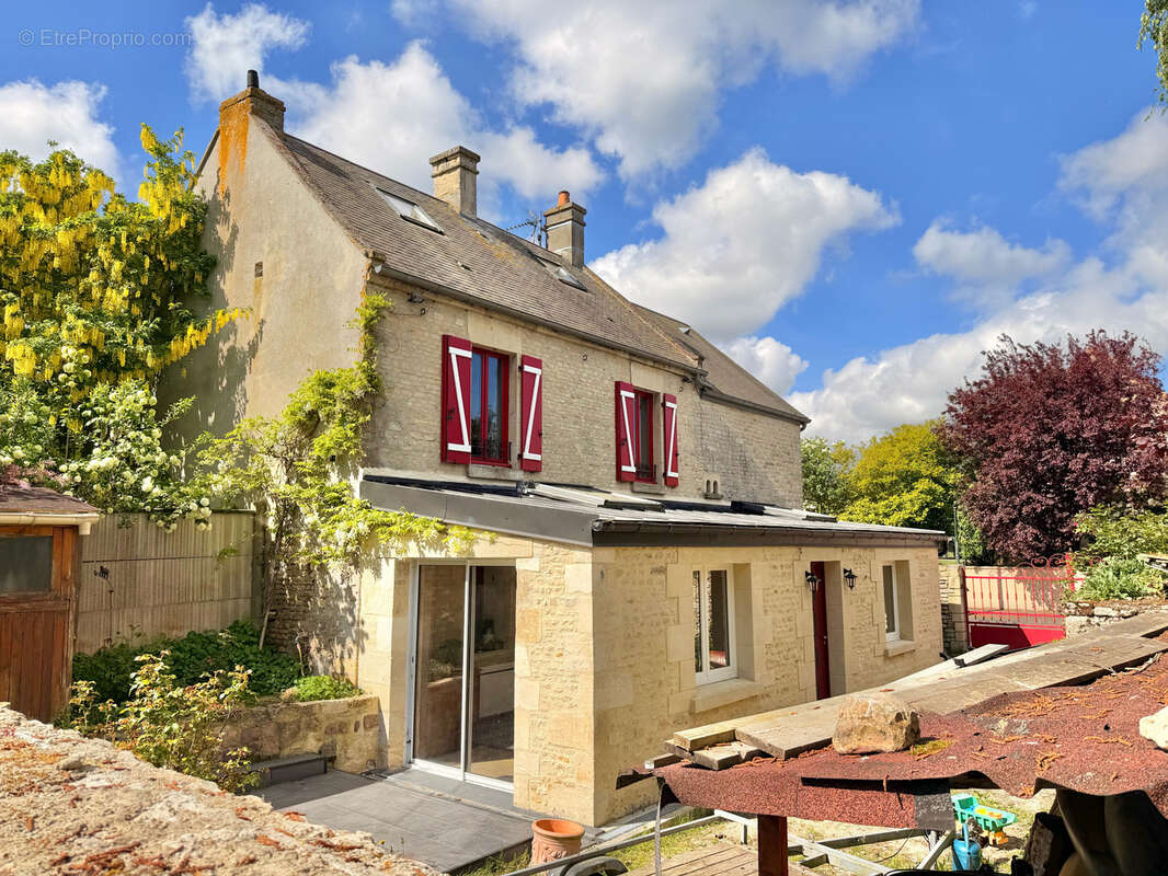 Maison à PERIERS-SUR-LE-DAN