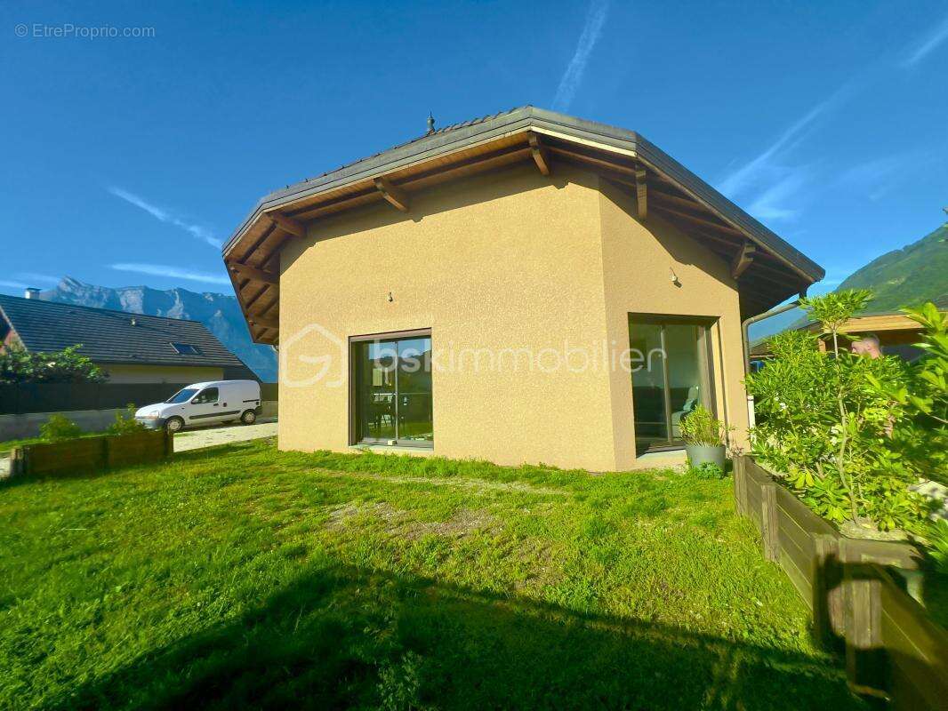 Maison à CHAMOUX-SUR-GELON