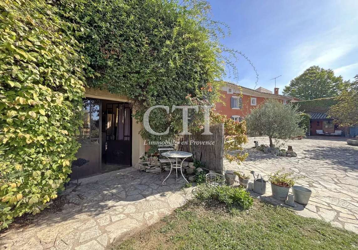 Maison à VAISON-LA-ROMAINE