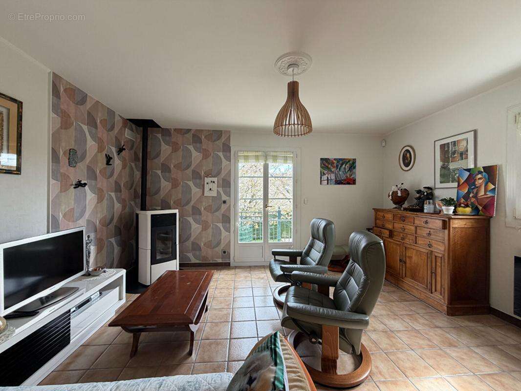 Maison à CHEVIGNY-SAINT-SAUVEUR