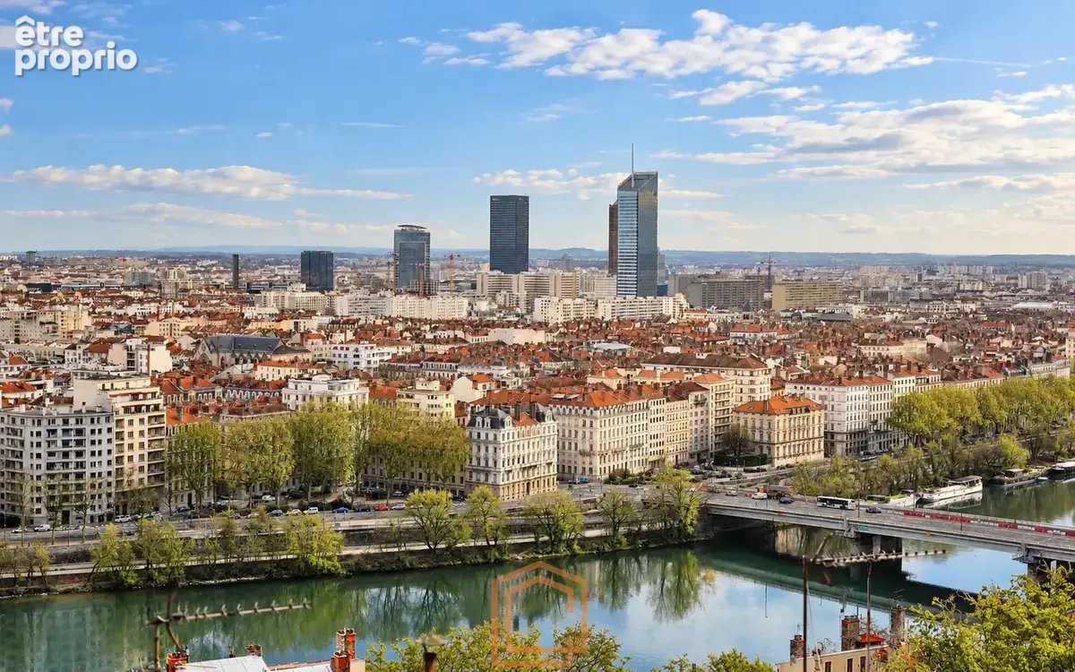 Appartement 81 m2 avec  vue exceptionnelle  - Croix rousse centre - photo 2