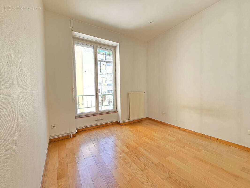 Duplex  hyper-centre Saint-Etienne T3  de 70m² - photo 6