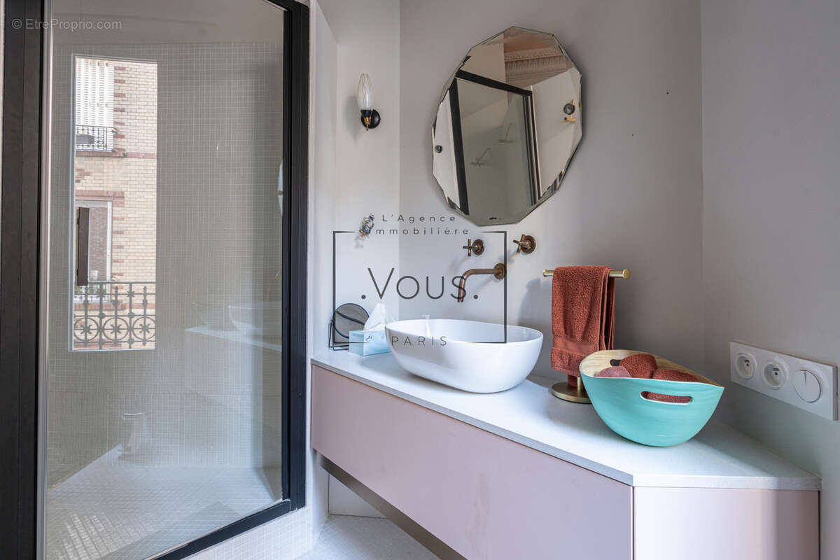 Appartement à PARIS-18E