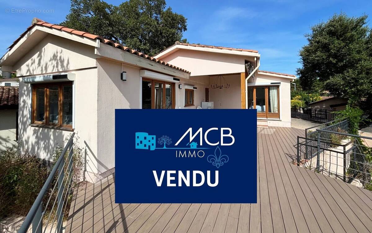Maison à ROQUEBRUNE-SUR-ARGENS