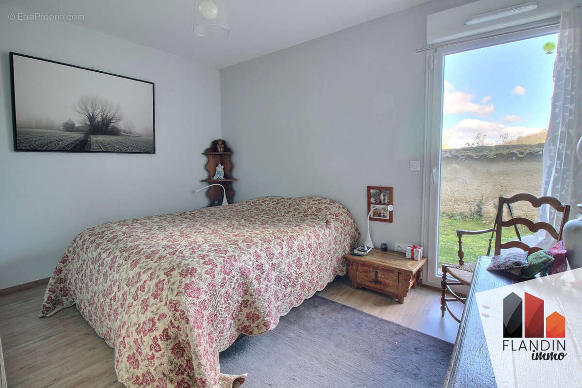Appartement de standing de 93 m2 avec jardin, terrasse et vue sur les Monts du Lyonnais - photo 7