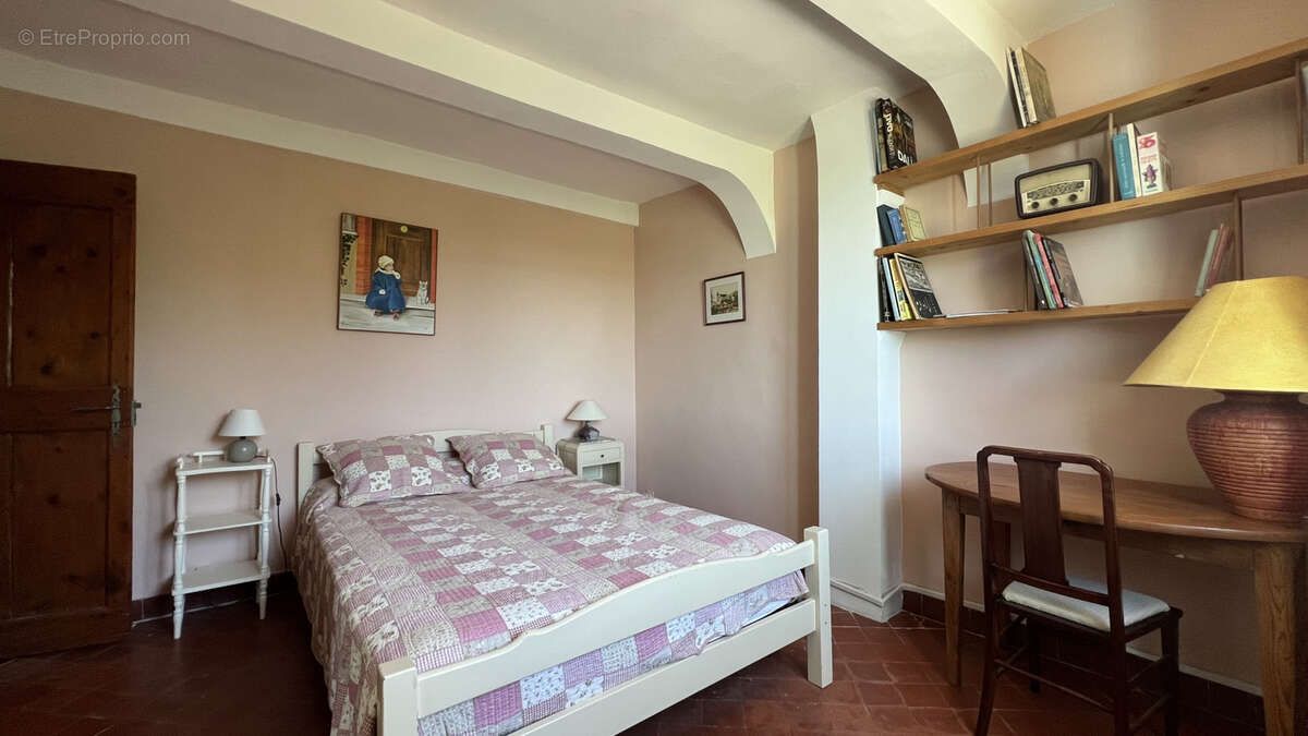 Maison à VENASQUE